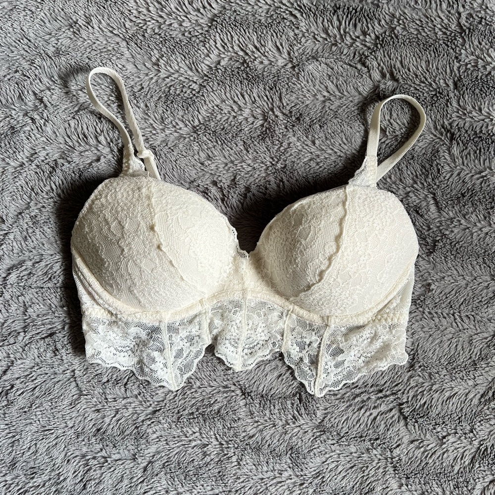 PINK Victoria’s Secret off white/cream bralette in excellent conditions